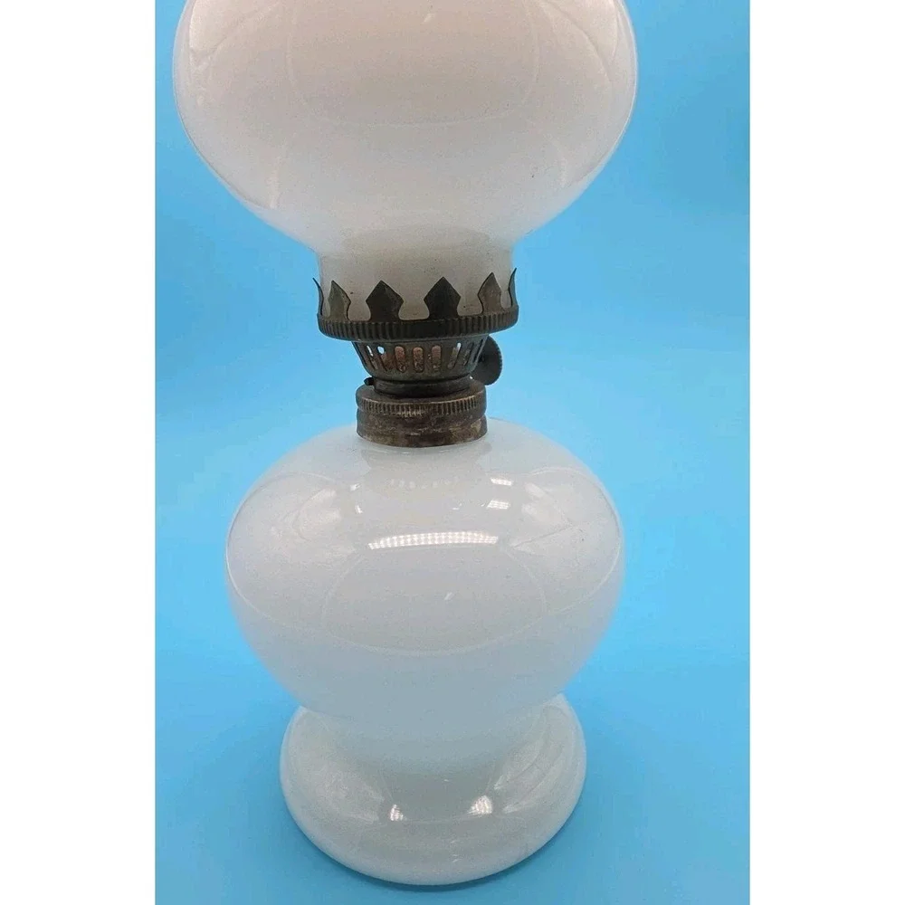 VTG Milk Glass Table Hurricane Oil Lamp w/Flowers 10